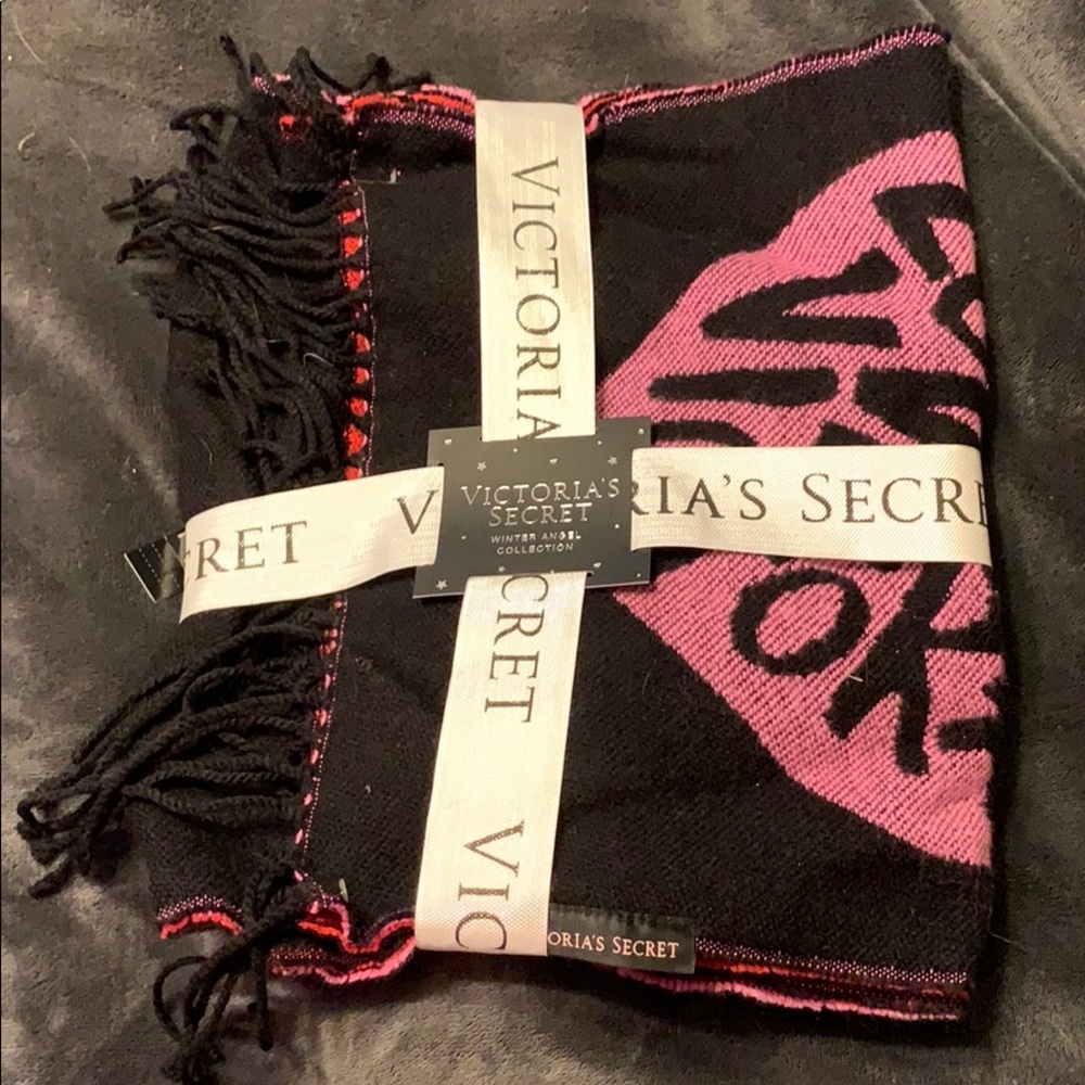 Victoria’s Secret Scarf